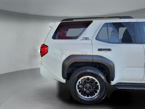 Certified 2025 Toyota 4Runner TRD Off-Road Premium AWD/4WD image 31