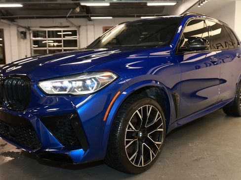 Used 2020 BMW X5 M Competition w/ Executive Package image 3
