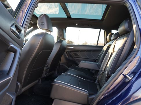 Used 2023 Volkswagen Tiguan SEL R-Line image 23