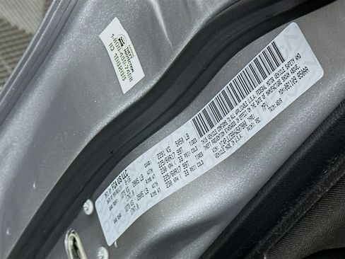 Used 2017 Jeep Cherokee Latitude w/ Comfort/Convenience Group image 12