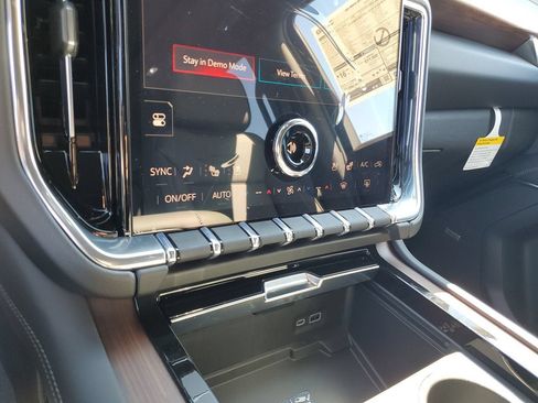 New 2026 GMC Yukon XL Denali w/ Sun & Power Step Package AWD/4WD image 23