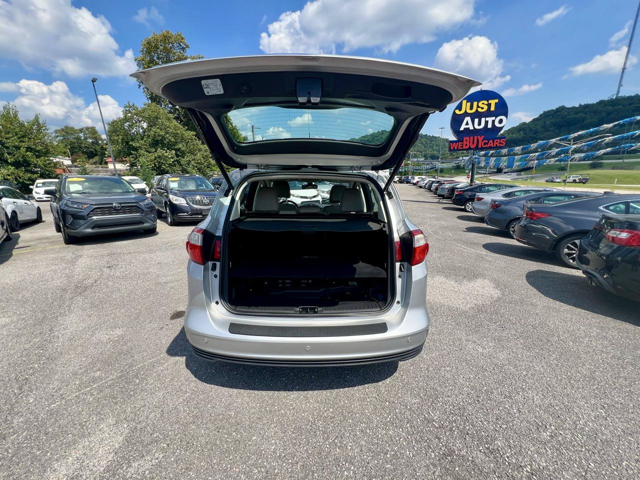 Used 2015 Ford C-MAX Energi SEL w/ Equipment Group 302A FWD image 15