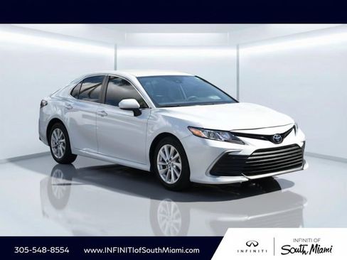 Used 2023 Toyota Camry LE image 3