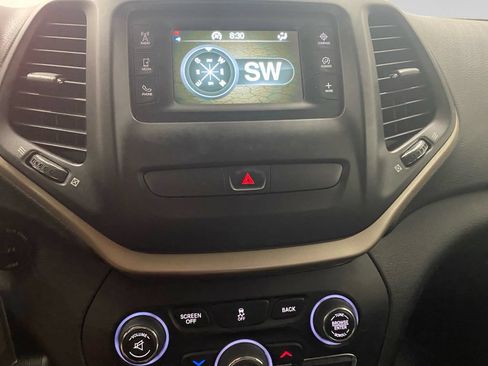 Used 2015 Jeep Cherokee Latitude AWD/4WD image 13