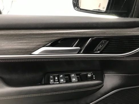 Used 2024 Jeep Wagoneer L Series II w/ Flexible Seating Group image 8