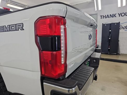 Used 2025 Ford F350 Lariat w/ Tremor Off-Road Package AWD/4WD image 40