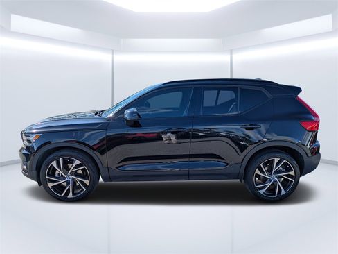 Used 2020 Volvo XC40 T5 R-Design w/ Protection Package Premier image 6