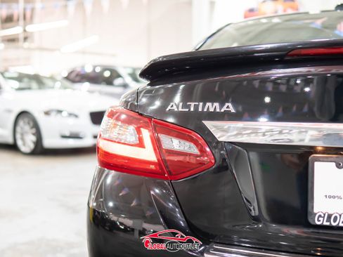 Used 2018 Nissan Altima 2.5 SL w/ 2.5 SL Technology Package image 44