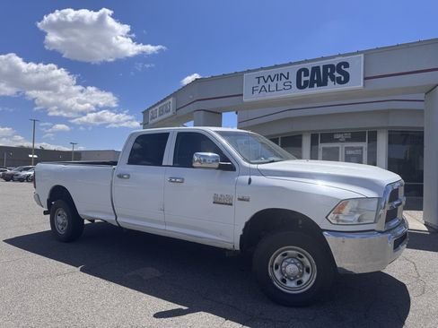 Used 2013 RAM 2500 Tradesman w/ Chrome Appearance Group AWD/4WD image 2