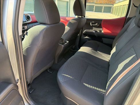 Certified 2022 Toyota Tacoma SR5 w/ Black Out Package (TMS) image 15