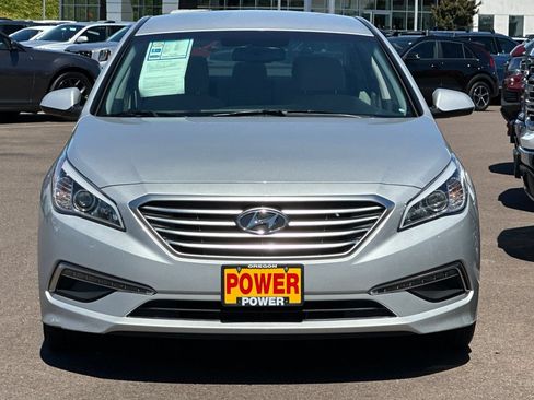 Used 2015 Hyundai Sonata SE w/ Option Group 02 FWD image 9