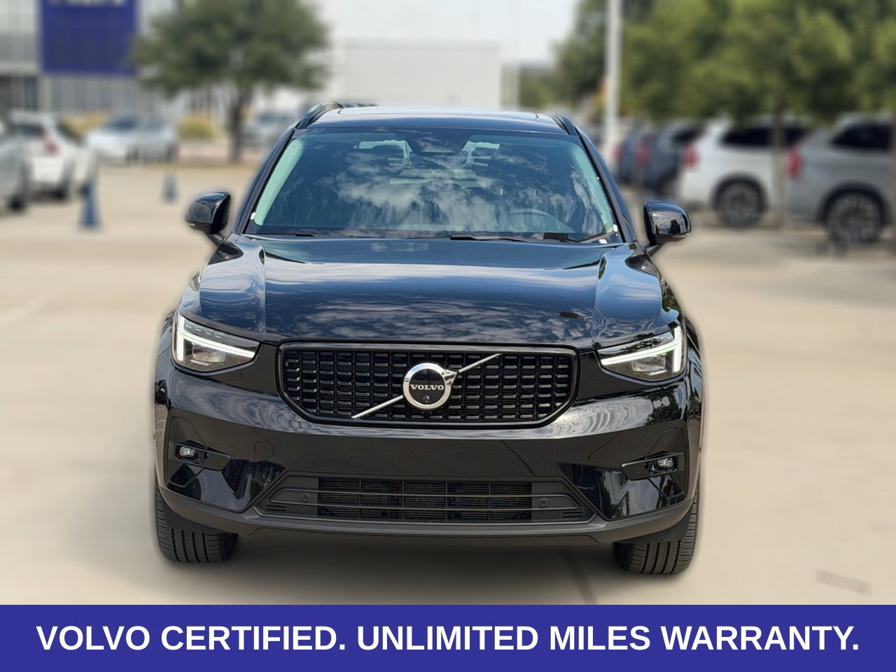 Certified 2026 Volvo XC40 B5 Plus AWD/4WD image 4