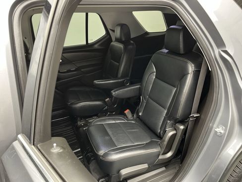 Used 2019 Chevrolet Traverse LT FWD image 10