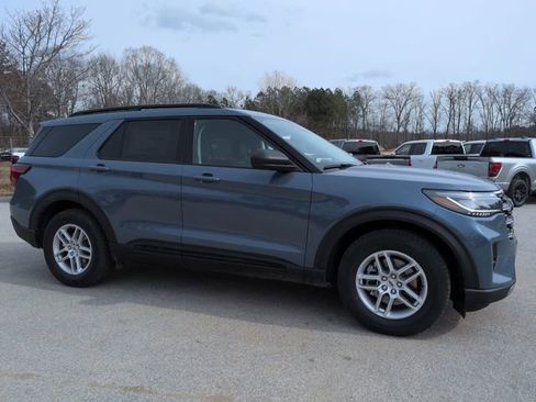 New 2026 Ford Explorer Active w/ Active Comfort Package image 2