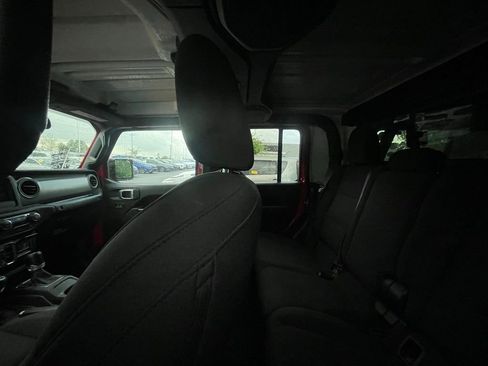 Used 2021 Jeep Gladiator Sport image 5