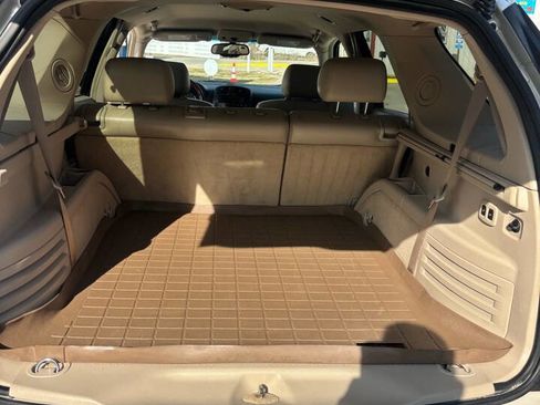 Used 2005 Cadillac SRX w/ Preferred Equipment Group image 8