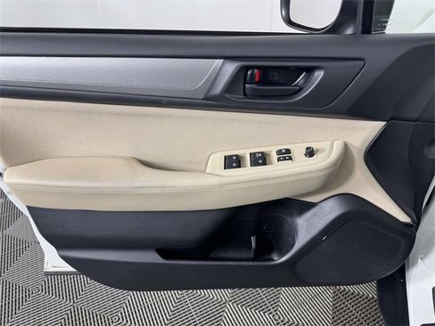Used 2019 Subaru Outback 2.5i image 17