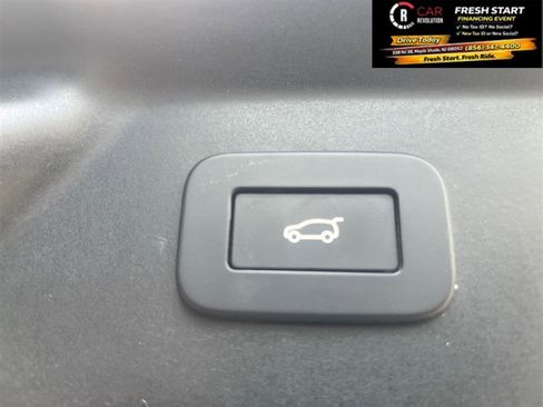 Used 2025 Land Rover Range Rover Velar Dynamic SE AWD/4WD image 11