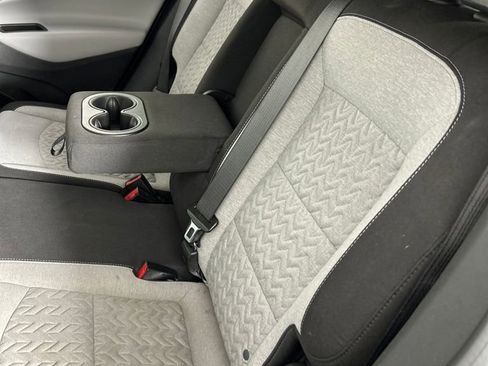 Used 2023 Chevrolet Equinox LT w/ Driver Convenience Package image 17