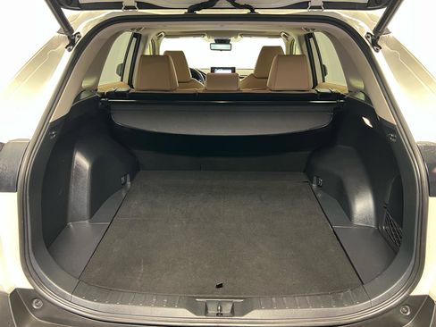 Used 2019 Toyota RAV4 Limited image 32