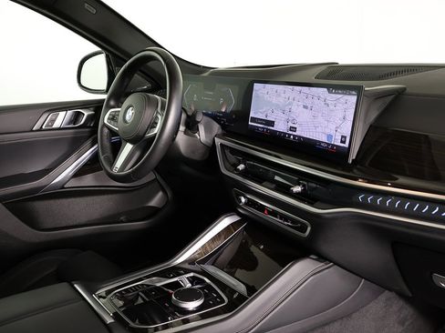 Used 2025 BMW X6 xDrive40i w/ Climate Comfort Package image 30