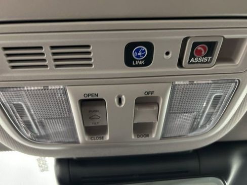 Used 2022 Honda Accord Touring image 12