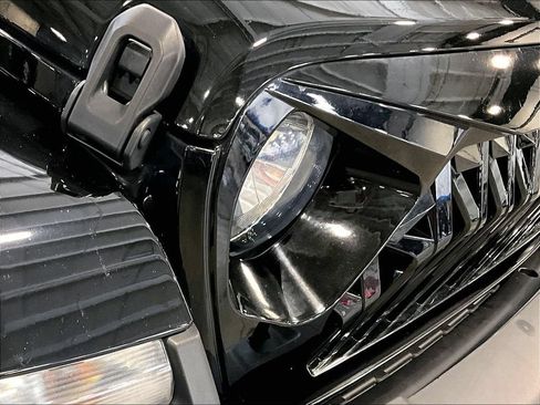 Used 2023 Jeep Wrangler Unlimited Sahara AWD/4WD image 34