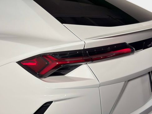 Used 2019 Lamborghini Urus AWD/4WD image 15