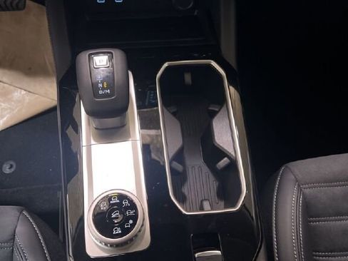 New 2025 Mitsubishi Outlander SE image 19