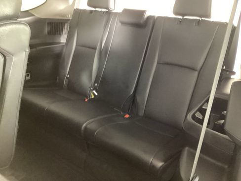 Used 2024 Toyota Grand Highlander AWD image 29