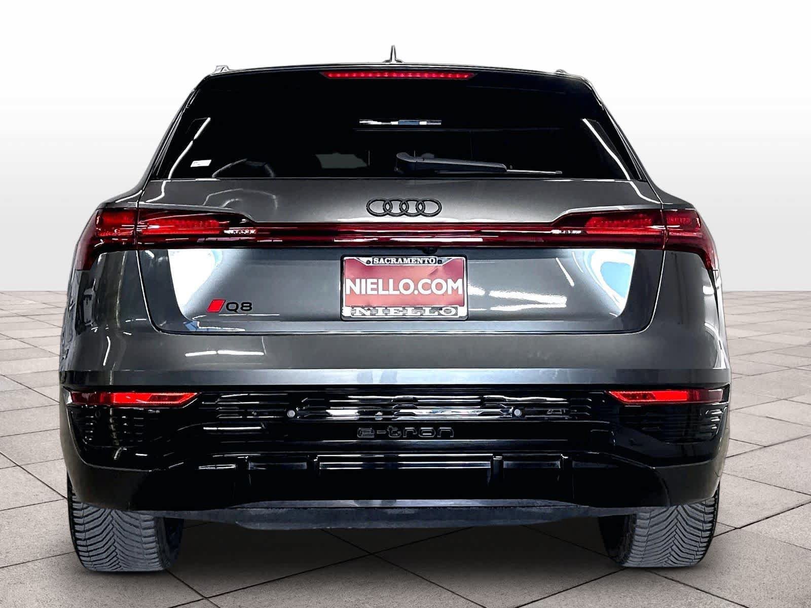 Used 2024 Audi Q8 e-tron Premium Plus AWD/4WD image 7