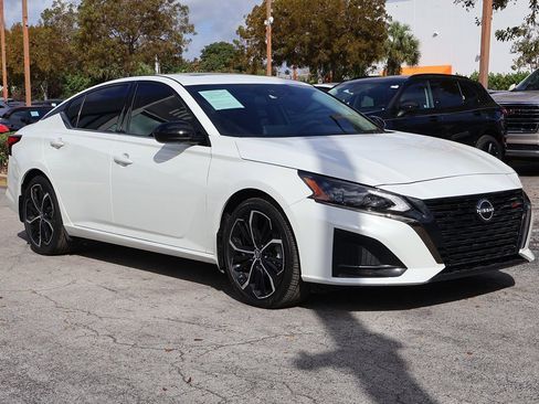 Used 2024 Nissan Altima 2.5 SR w/ SR Premium Package image 51