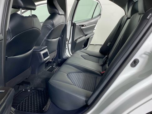 Used 2024 Toyota Camry SE FWD image 16