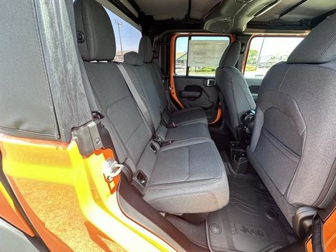 New 2025 Jeep Gladiator Sport image 12