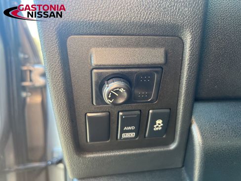 Used 2012 Nissan Rogue SV w/ Premium Pkg image 22