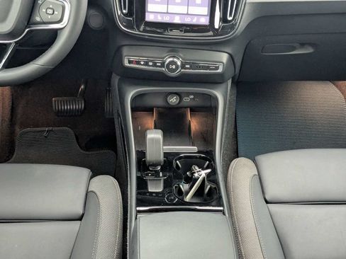 Used 2024 Volvo C40 Recharge Core AWD/4WD image 25