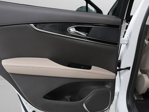 Used 2023 Lincoln Nautilus Reserve image 26