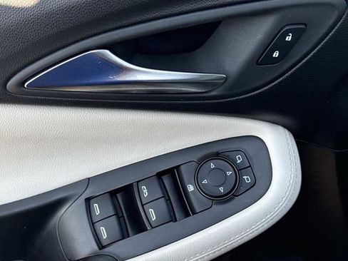 Used 2025 Buick Encore GX Sport Touring w/ Advanced Technology Package FWD image 15