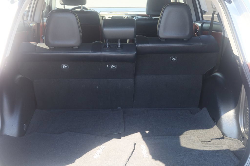 Used 2015 Toyota RAV4 Limited AWD/4WD image 8