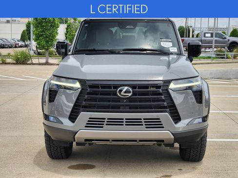 Used 2025 Lexus GX 550 AWD/4WD image 2