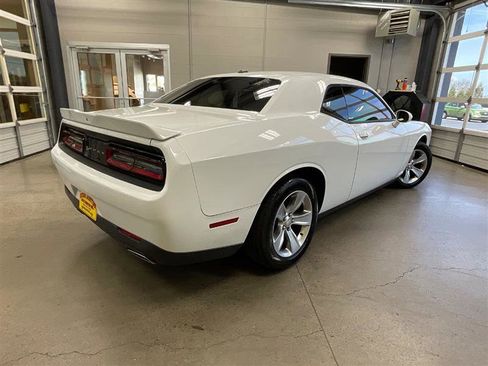 Used 2020 Dodge Challenger SXT image 5
