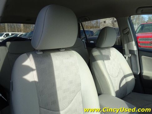 Used 2011 Toyota RAV4 4WD w/ Base L4 Extra Value Pkg image 18