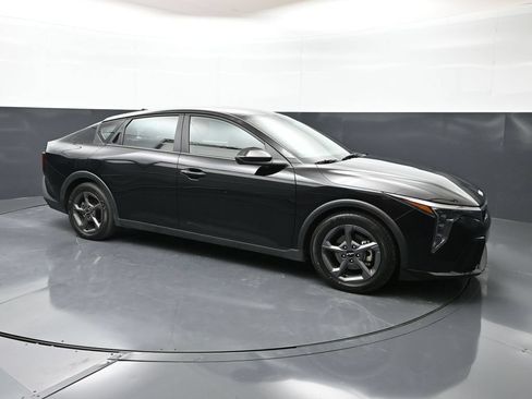 Used 2025 Kia K4 FWD image 1