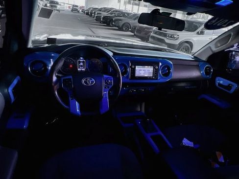 Used 2016 Toyota Tacoma SR5 RWD image 28