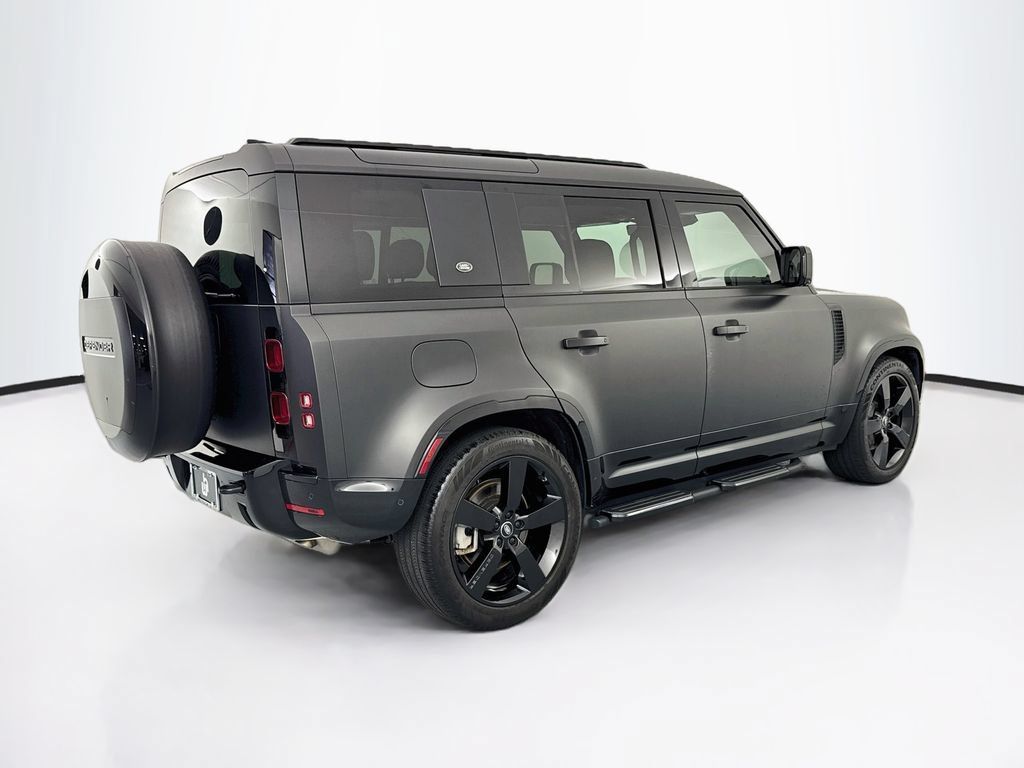 Certified 2024 Land Rover Defender 110 X-Dynamic SE AWD/4WD image 5