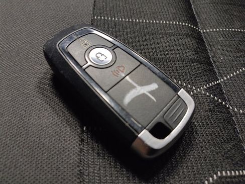 Used 2019 Ford EcoSport SE w/ SE Convenience Package image 32