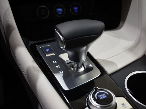 New 2025 Genesis G70 2.5T image 19