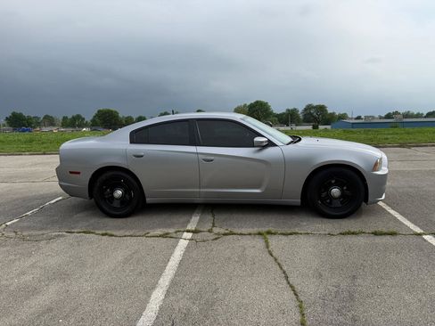 Used 2013 Dodge Charger Police RWD image 4