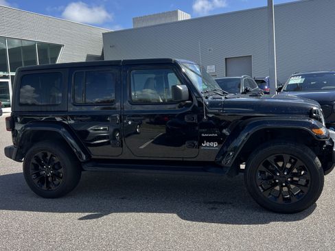 Used 2023 Jeep Wrangler Sahara image 4
