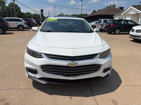 Used 2016 Chevrolet Malibu LT FWD image 3